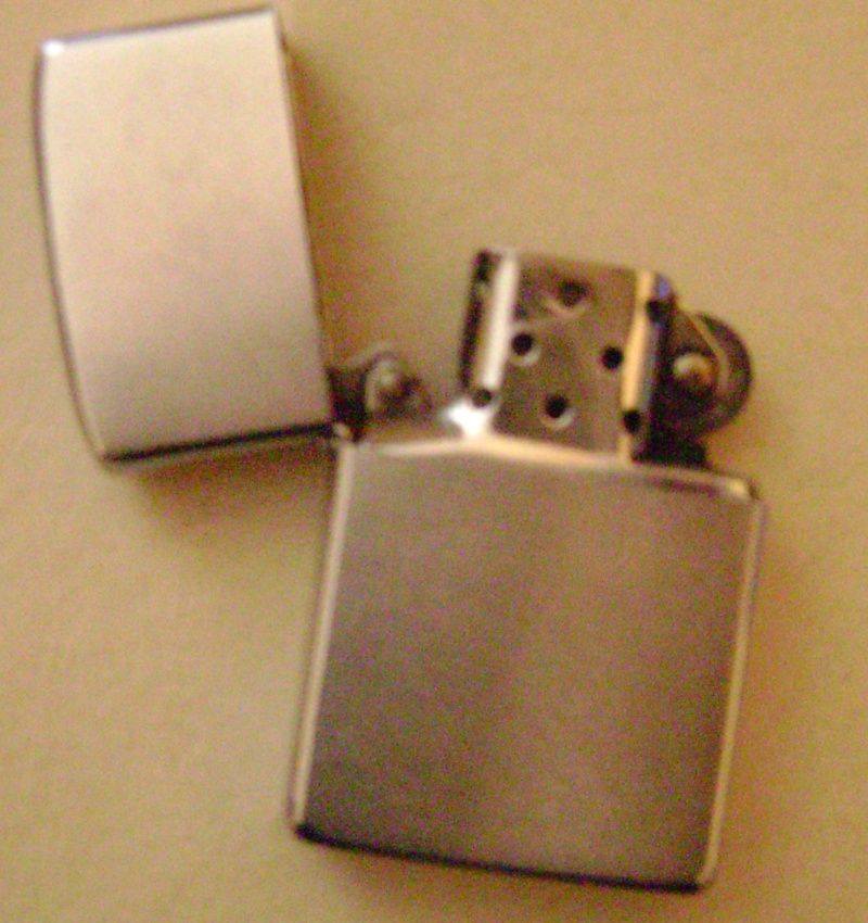 Mon petit dernier Zippo010