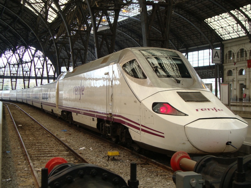 Gare de Barcelone (une des gares) Dsc00710