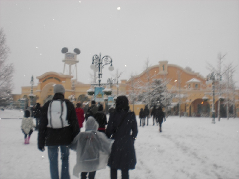 disneyland neige - Vos photos de Disneyland Paris sous la neige ! - Page 21 00410