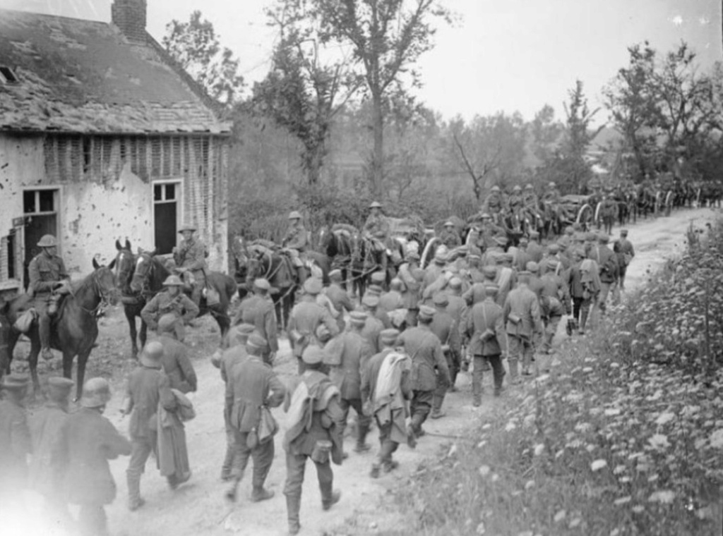 Soldats aux abords du canal de la Somme & falaises Ste Colette Corbie, allentour 4415c810