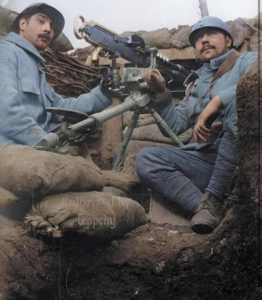 Soldats Français et leur hotchkiss A5ed0110