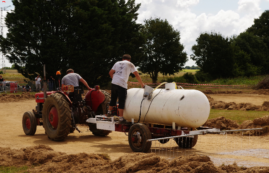 Voiturettes, tracteurs tondeuses, La Course ! Imgp2011