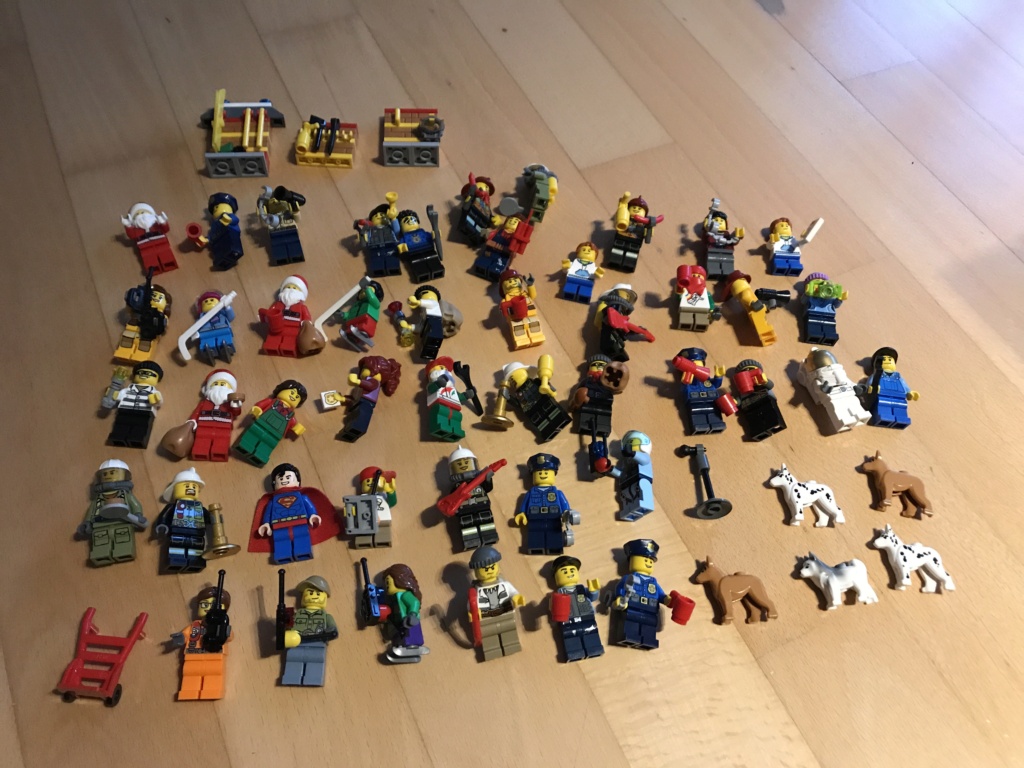 (VENDUS) LOT LEGOS city figurines vrac + nanoblocs et 1 LEGO FRIENDS CENTRAL PERK 63f83610