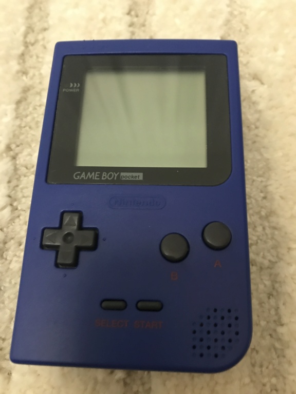 (VENDU) LOT POKEMON jaune rouge bleu + Game Boy Pocket bleue Img_8510