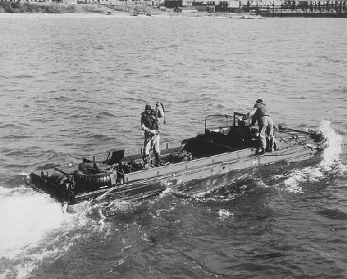 Normandie 44', déchargement d'un Dukw sur la plage: diorama terminé. - Page 3 44_duk10