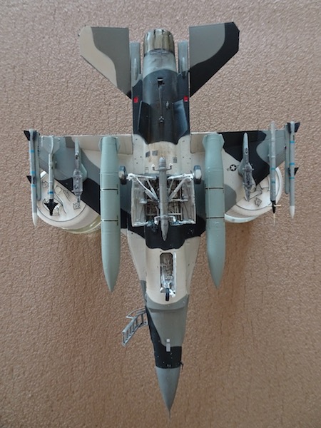 F-16C Aggressor Arctic Bandit -Revell 1/72eme F-16c_12