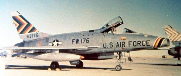 F-100D Italeri 474th TFW  Na_f-111