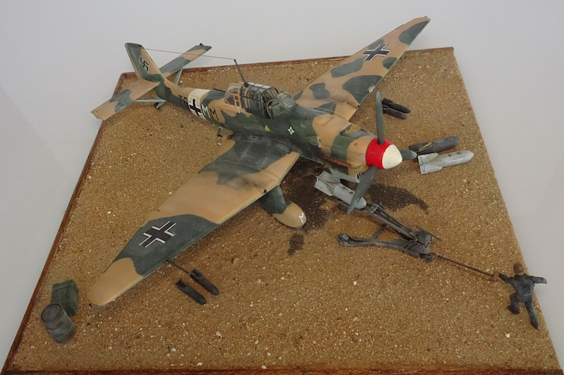 [Revell (Italeri)] 1/72 - Junkers Ju 87 B-2 Stuka Trop (restauré) Stuka210