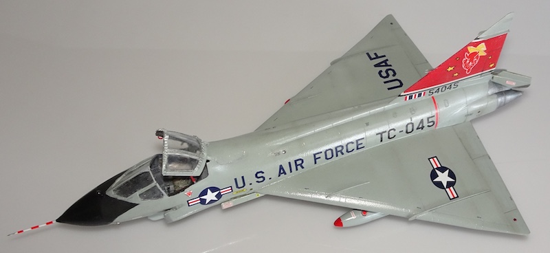 [MENG] Convair TF-102A Delta Dagger "the Tub" 1/72 Tf-10224