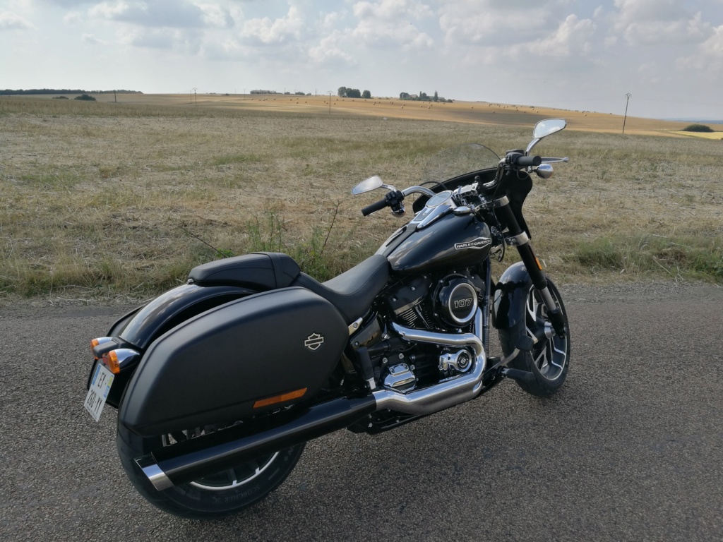 SPORT-GLIDE nouvelle venue  dans la gamme  Softail 2018   - Page 22 Img_2028