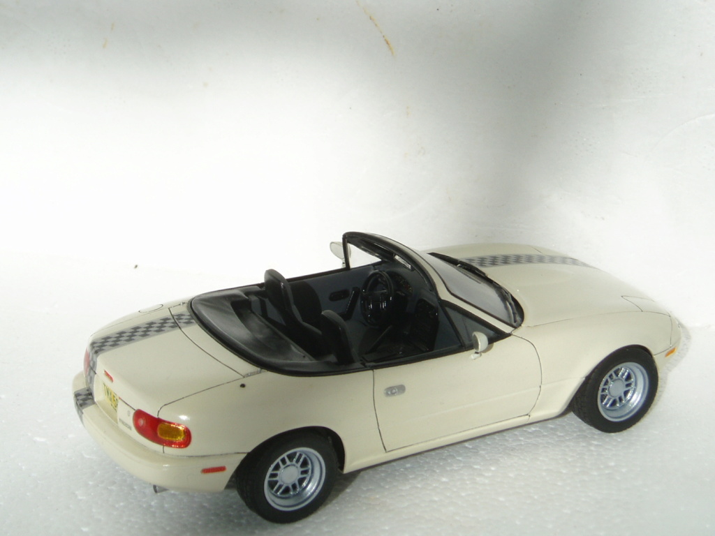 MT: Mazda Miata MX-5 1/24 Tamiya P6230110