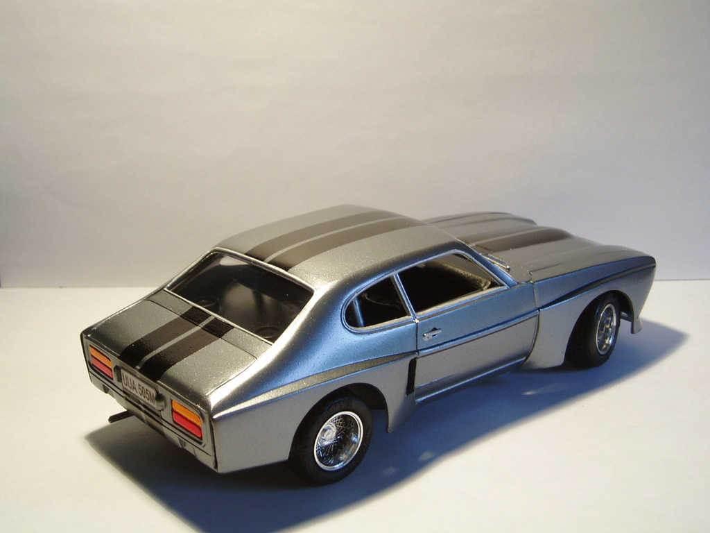 MT: Ford Capri RS3100 Academy 1/24 P7110110