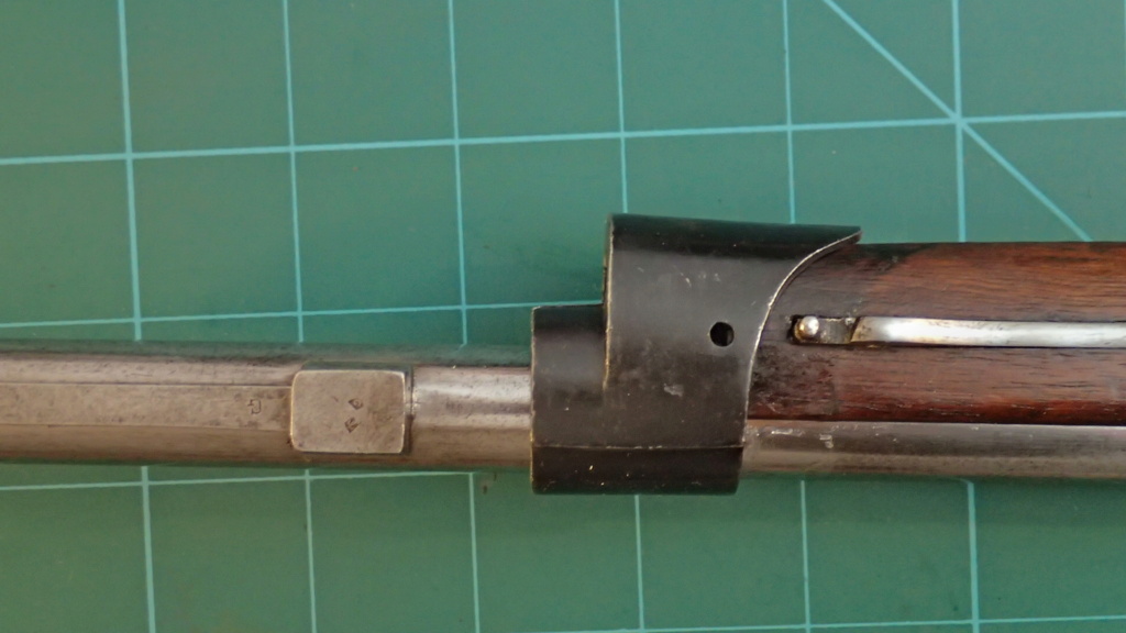 Présentation d'un fusil GRAS Mle 1874 M80 de 1877 Pa160613