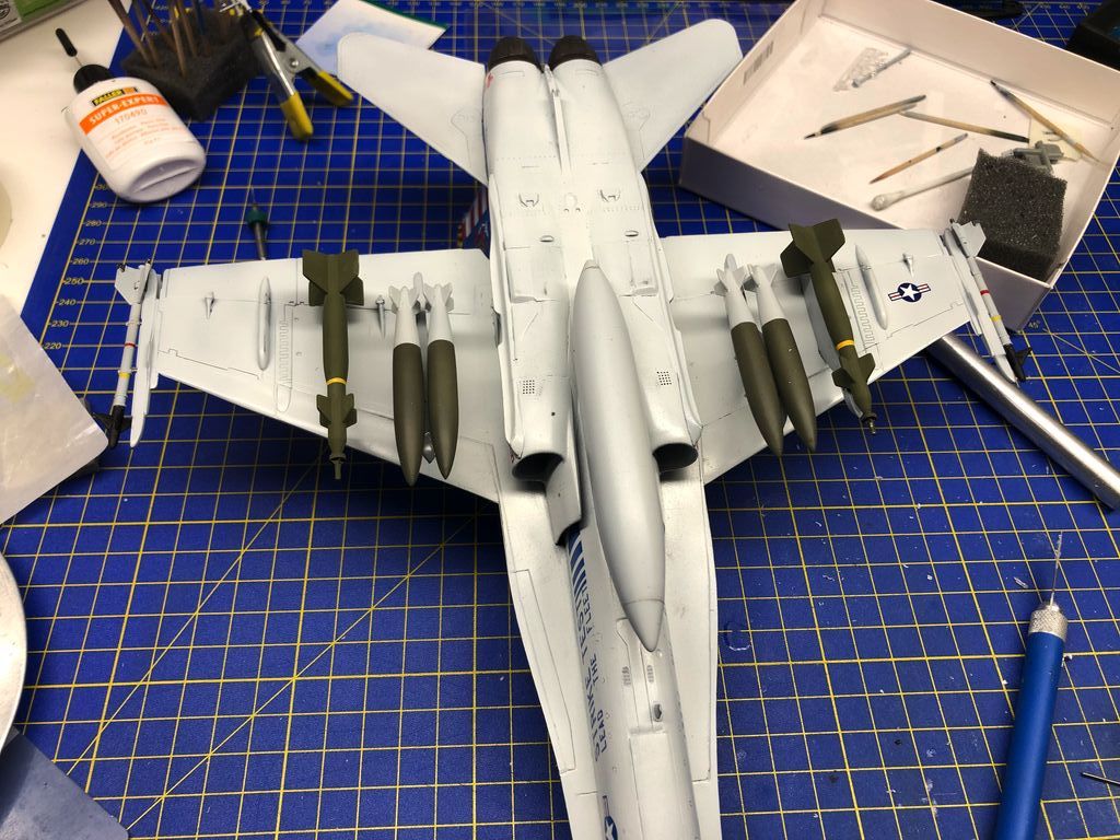 F-18C Hornet, Revell 1/48 - Sida 3 Img_1432