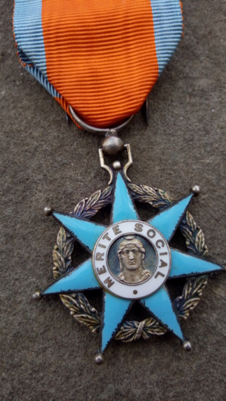 France - Médaille 3 - Ordre du Mérite Social P_202101