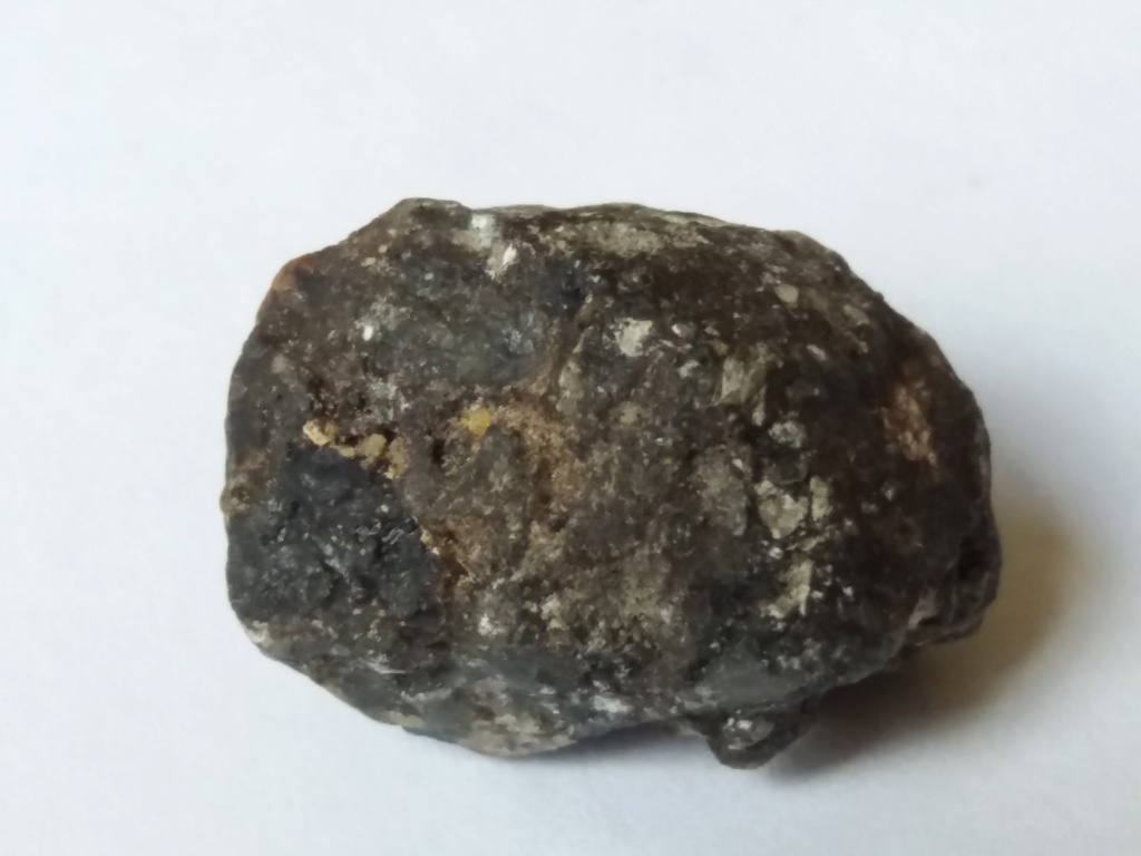 météorite ou pierre terrestre ? B10