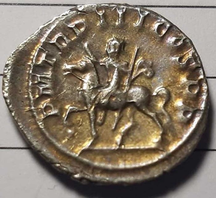 Denario de Gordiano III. P M TR P III COS P P, Gordiano a caballo a izq. Roma. Denari19