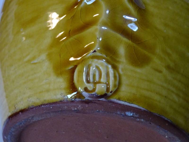 Large slipware sgraffito jug, DjH mark  Dsc00011