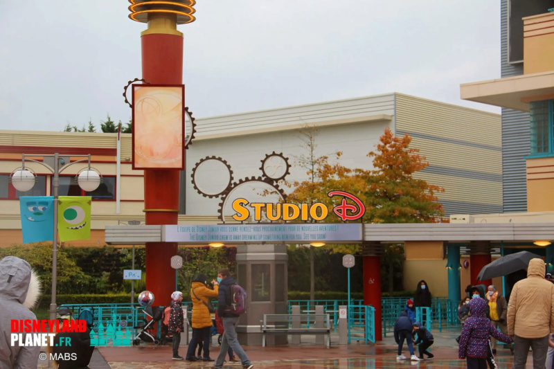 disney - World Premiere Plaza [Disney Adventure World - 2025] Studio11