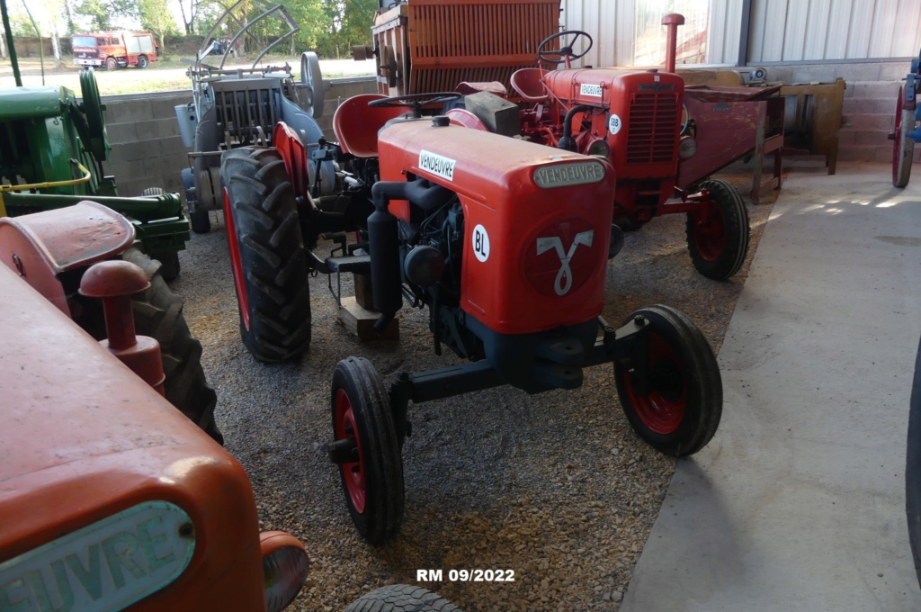Tracteurs agricoles anciens  - Page 20 P1160559