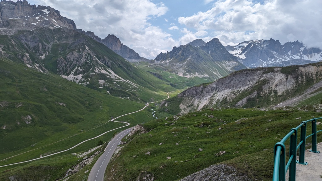 Route des Grandes Alpes :  17, 18 juin et plus ! - Page 6 Pxl_2059