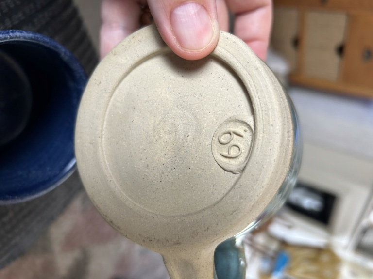 Does anyone recognise this mark? I have two mugs with the same 69 mark? Img_4910
