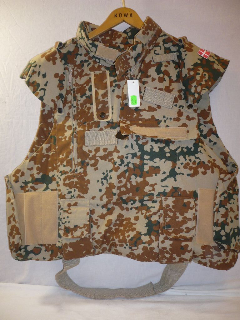 Danish desert trousers and flak vest 20000012