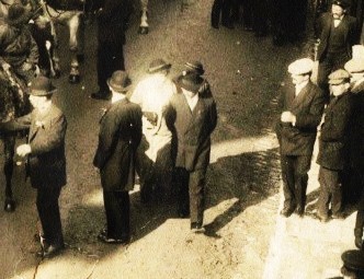Photo ancienne Berck-Plage 1914 défilé du Concours de Travestis  - Page 3 Loupbl10