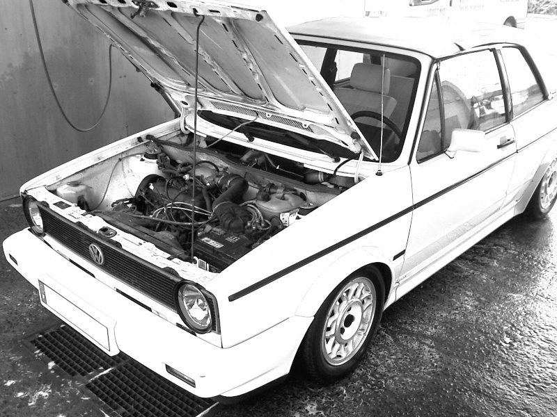 Golf 1 Cab Karmann GLI de 1989 - Quartett White Edition Imag0710