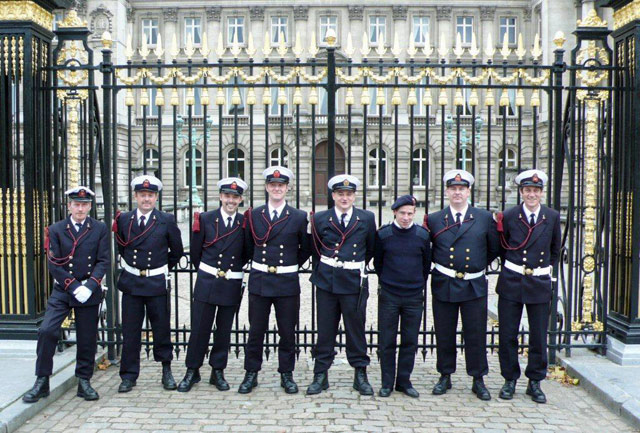La ZM-FN / Marine monte la garde au Palais Royal à Bruxelles Paleis13