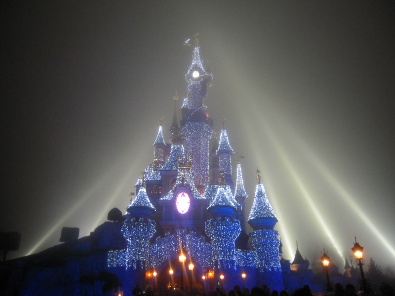 Vos photos nocturnes de Disneyland Paris - Page 30 Dscn9012