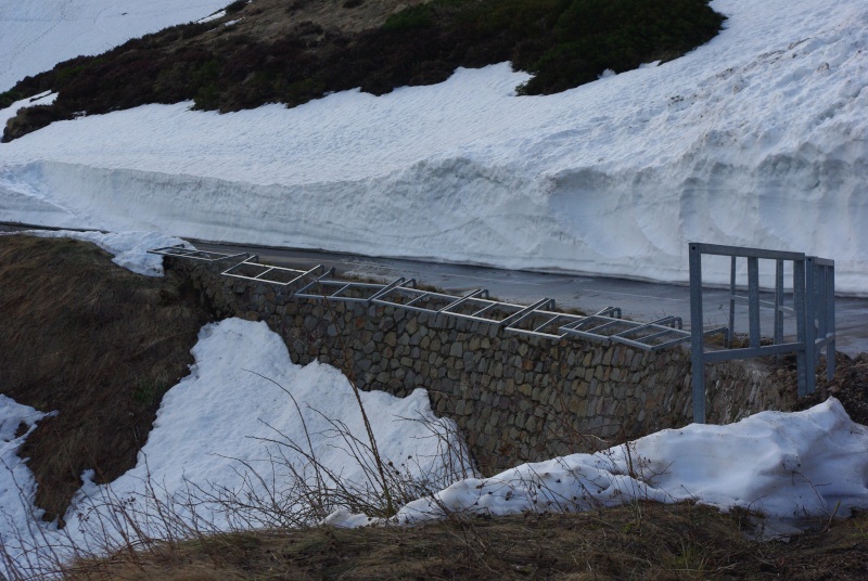 Le déneigement du Pas de Peyrol a commencé Imgp1412