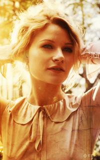 Casey/Avelina (Emilie de Ravin) Casey016