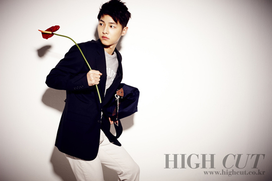 [06.04] Song Joong Ki devient model pour "HIGH CUT" 20110417