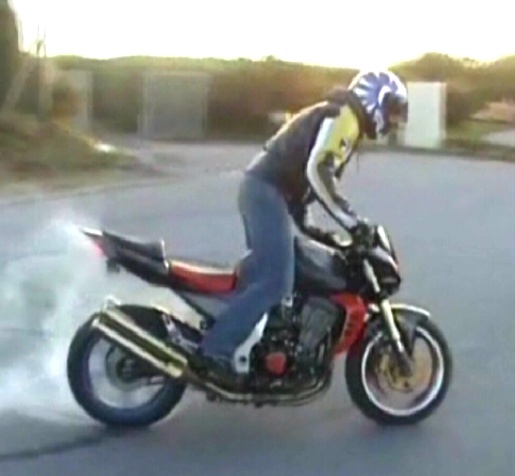 motard du forum Pdvd_010