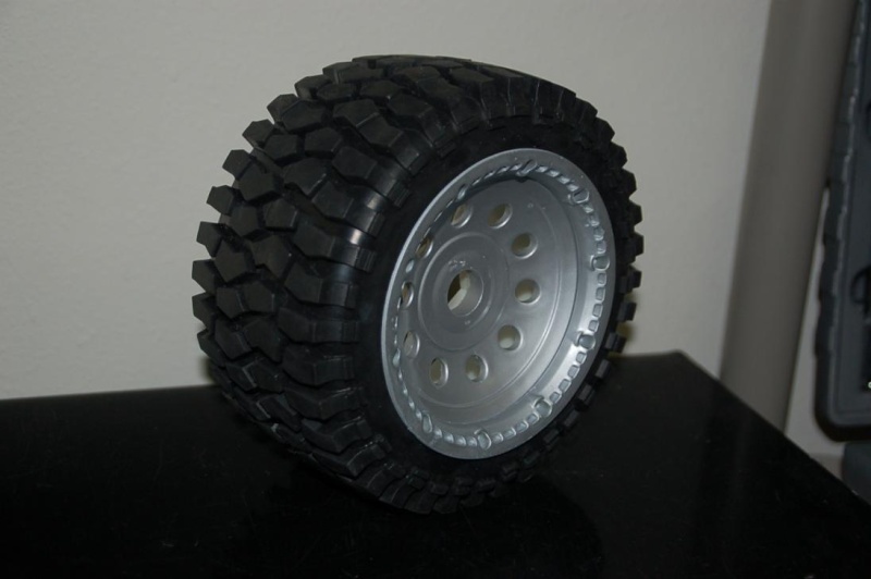 Nouveaux pneus et jantes pour 5B/5T de chez IMEX. Dsc_0910