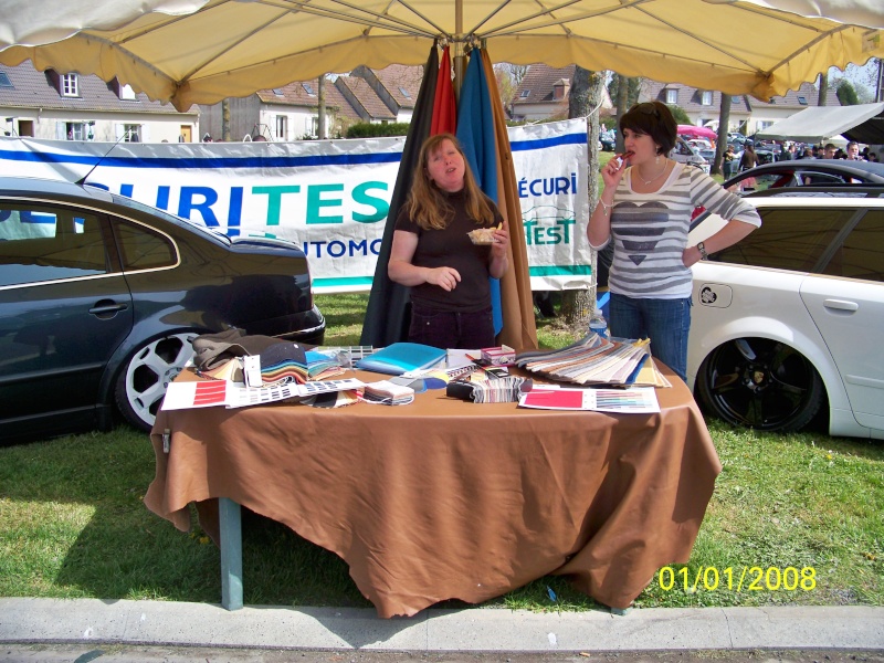 meeting de villeselve.(notre stand CUIR EQUIPEMENTS) 100_4213