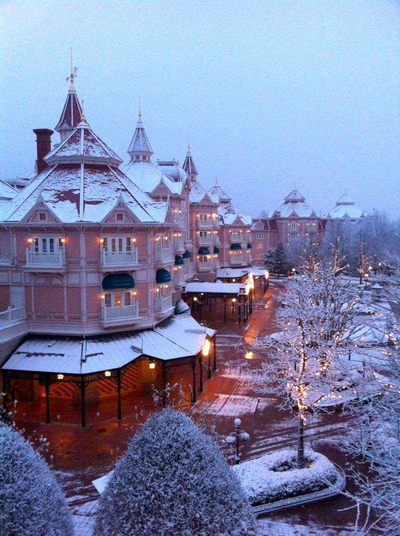 disneyland neige - Vos photos de Disneyland Paris sous la neige ! - Page 13 Img_3011