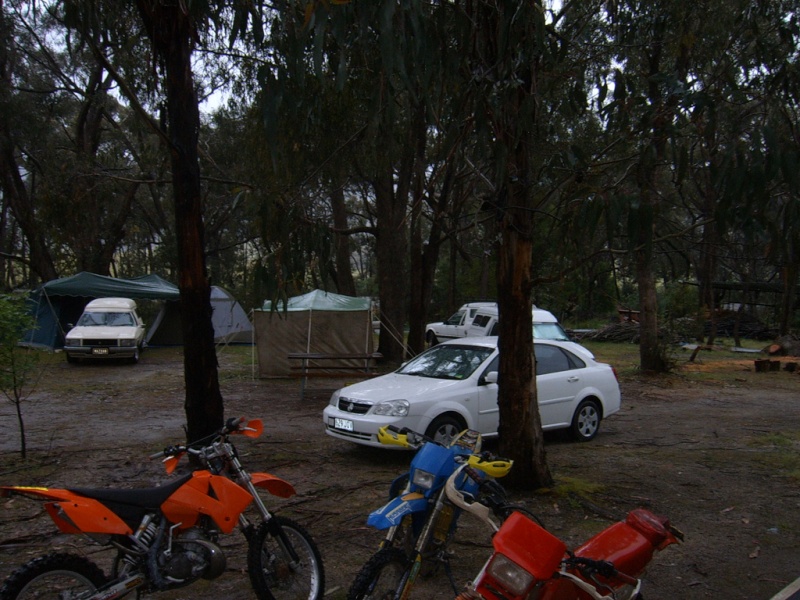 Lima Sth (VIC) near Benalla long weekend....22.10 to 2.11.10 Camp_a14