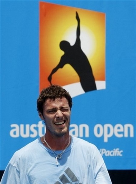 Marat Safin - Page 2 Ao0610