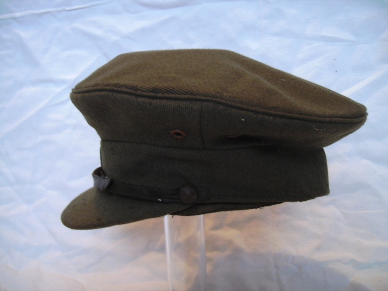 Vareuses et uniformes de l'officier britannique Pict0062