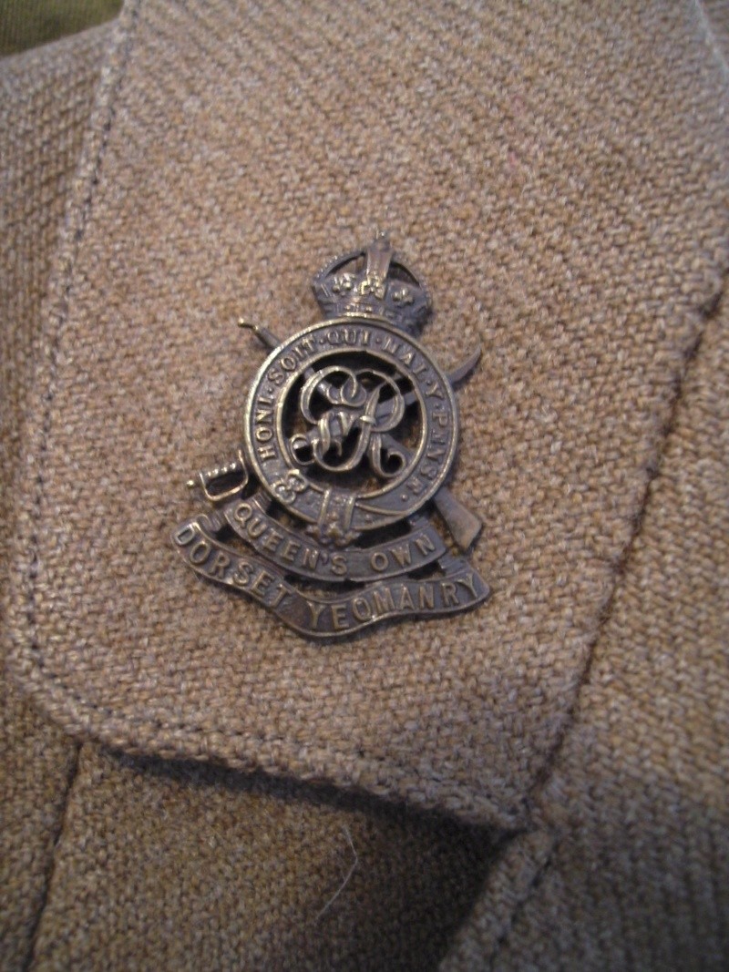 Vareuses et uniformes de l'officier britannique Pict0067