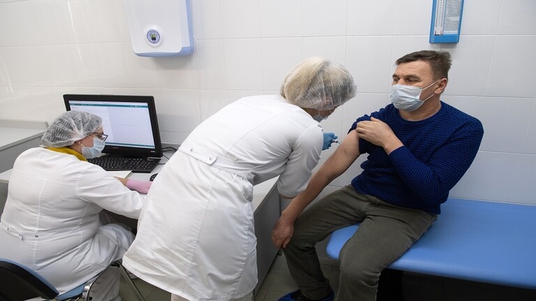 طبيب روسي يشرح كيفية التعامل مع نوعين من المناعة ضد "كوفيد - 19" 5fcdd711