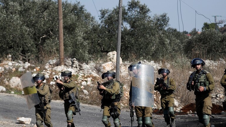 صحيفة عبرية تكشف ارتكاب جنود إسرائيليين "خطأ جسيما" بالقرب من غزة (فيديو) 5fdb7210