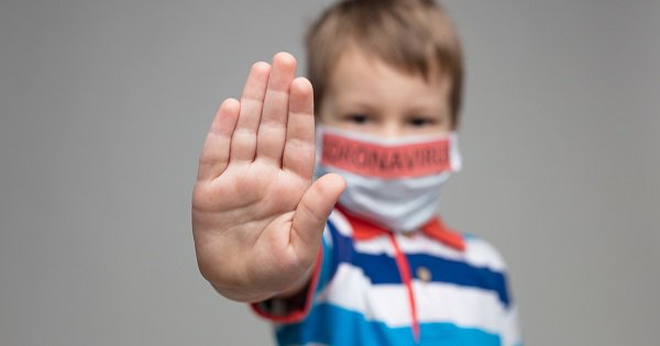 ينقل الأطفال فيروس كورونا بصمت، فما أشيع الأعراض التي تكشف إصابتهم؟ Child_10