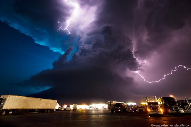 I love storms and tornadoes and weather all around. 2009_010