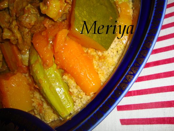 Ksskssou ou Couscous marocain au semoule d'orge et viande seche/Balboula b'l Guaddide ou 9addides et lgumes Dsc00423