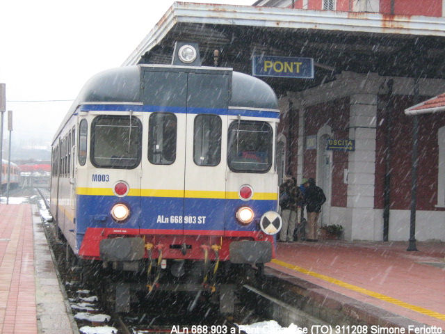 galleria foto di treni sotto la neve Bellis11