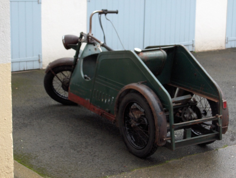 restauration tricycle poirier monoto XW5 de 1958. Hpim0012