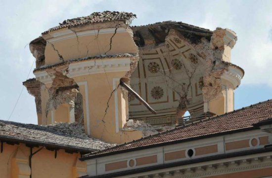 L'impie ballerine et le tremblement de terre qui a secoué le centre de l'Italie 343